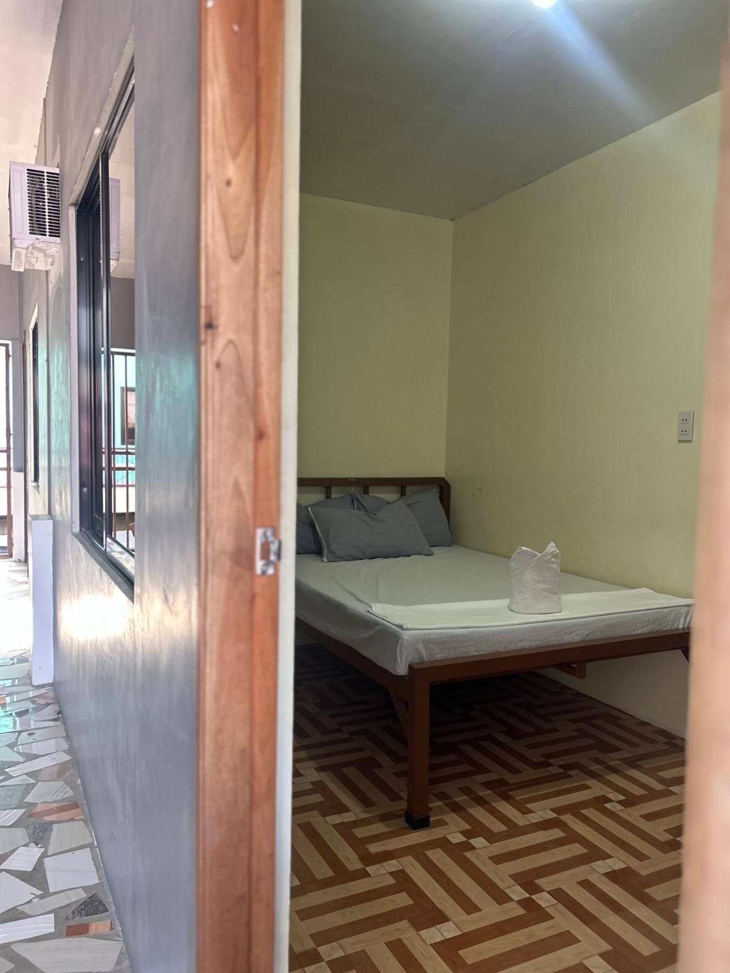 Carillo Guest House Coron Luaran gambar