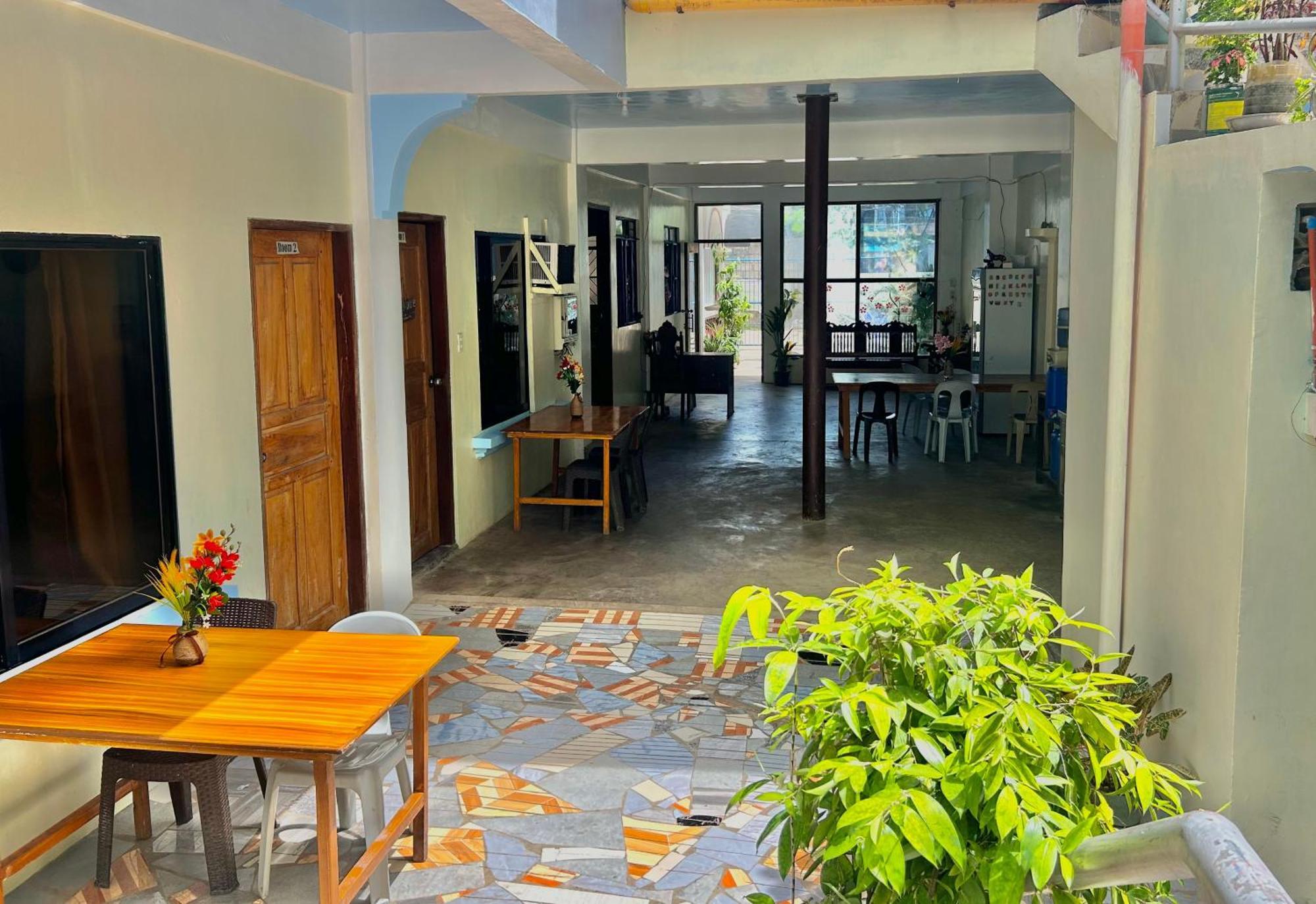 Carillo Guest House Coron Luaran gambar